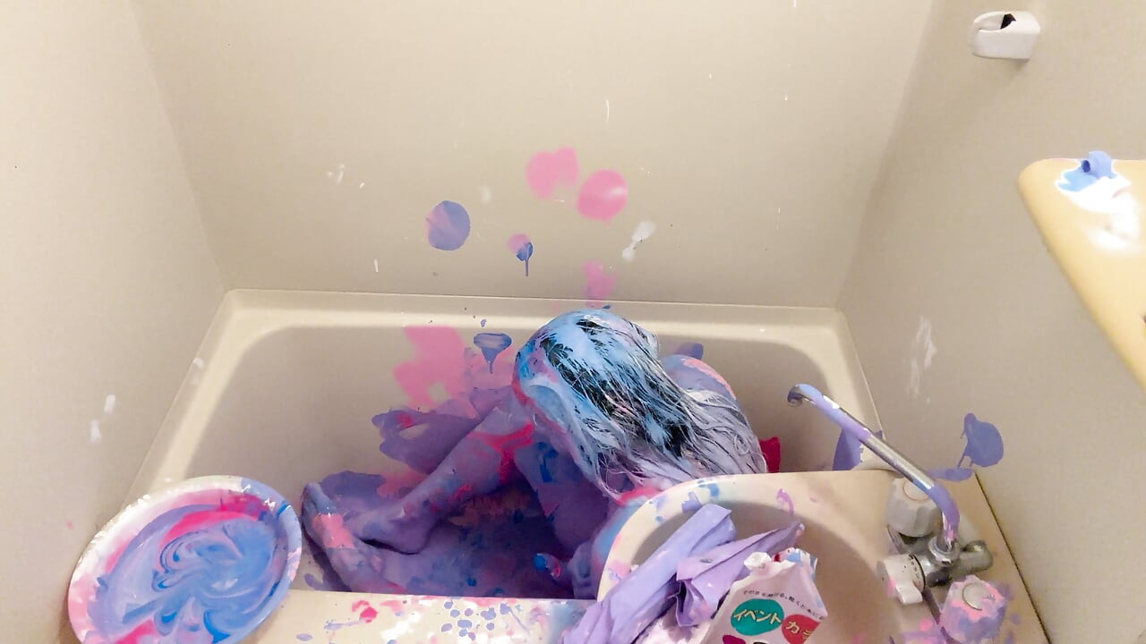 WET&MESSY Messy Play: Covered in Paint by a Boy 2