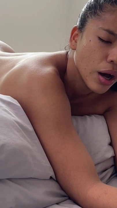 Look how I enjoy while they manipulate my pussy  -amateur couple- nysdel | Clip 1