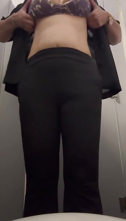 Desi Bhabhi Boobs Show