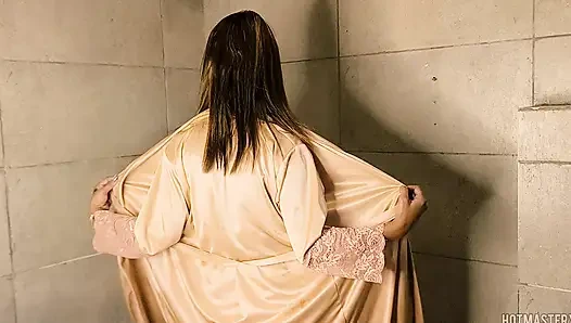 Indian Desi girlfriend having hardcore sex and pussy licking in hotel bathroom ( Srimoyee )