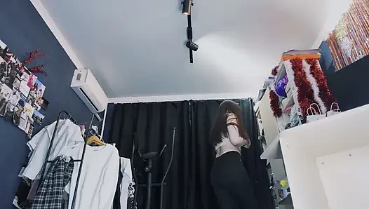 Giantess kahven ve annemle düştüğünde seni yuttu
