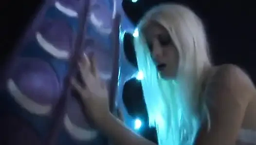 Skinn Kandi: Сцена 6 С Участием Лорены Санчес, Селина Draagen