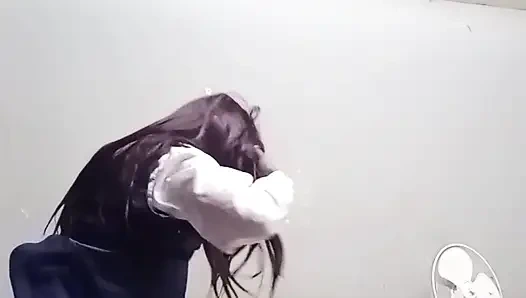 Siswi nakal kulit hitam 18 tahun nyepong kontol sempurna ayah tirinya