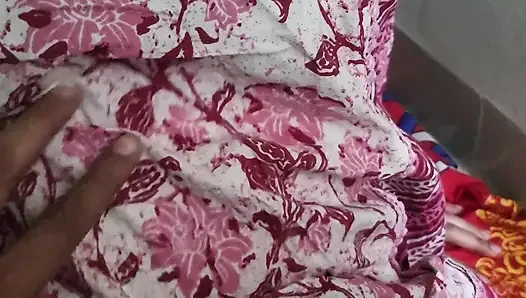 Video rekaman seks gadis desa india dengan memek sempit dientot habis-habisan