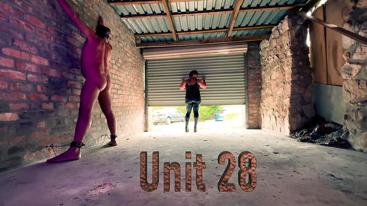 Dominatrix Puan April - Unit 28