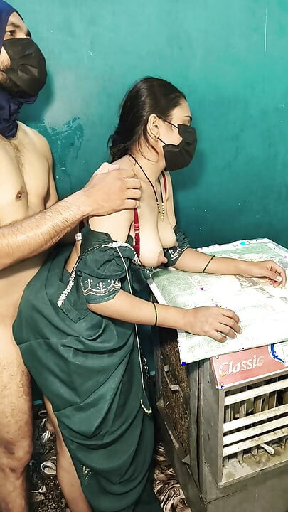 Sexo de Irmão e Irmã Postiços Indianos Garota Indiana de 18 Anos Virgem Sexo pela Primeira Vez Sexo de Amor com Namorada pela Primeira Vez