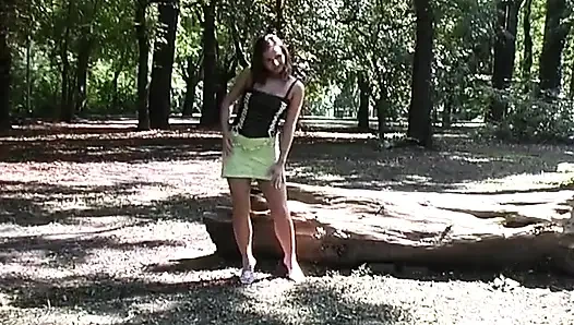 Parkta Azdıran Alman hatunla açık havada seans