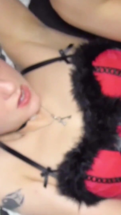 Momen mendebarkan dari "gangbang creampie langka untuk lilly bang remaja jerman 18 tahun yang langka"
