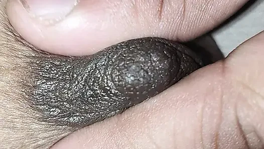 Cewek asal kerala fatima dengan toket besar lagi asik ngocok kontol cowok asal mallu