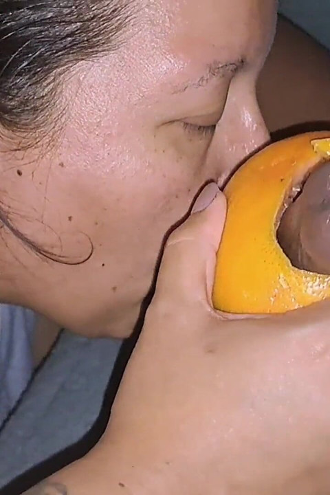 자몽으로 흑인 대물 자지 따먹기