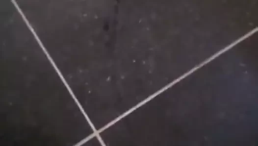 Duştan sonra çocuk boşalmak. büyük yük!
