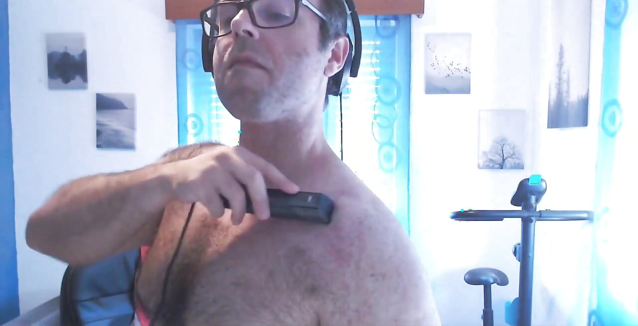 Shaving Armpits and Shoulders
