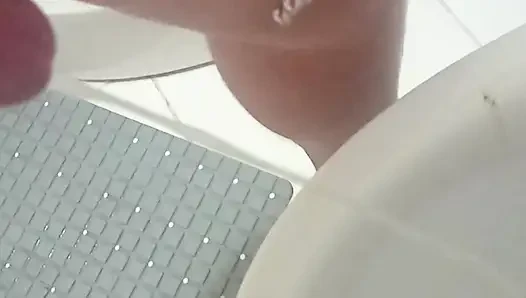 Urine through an 8 mm plug