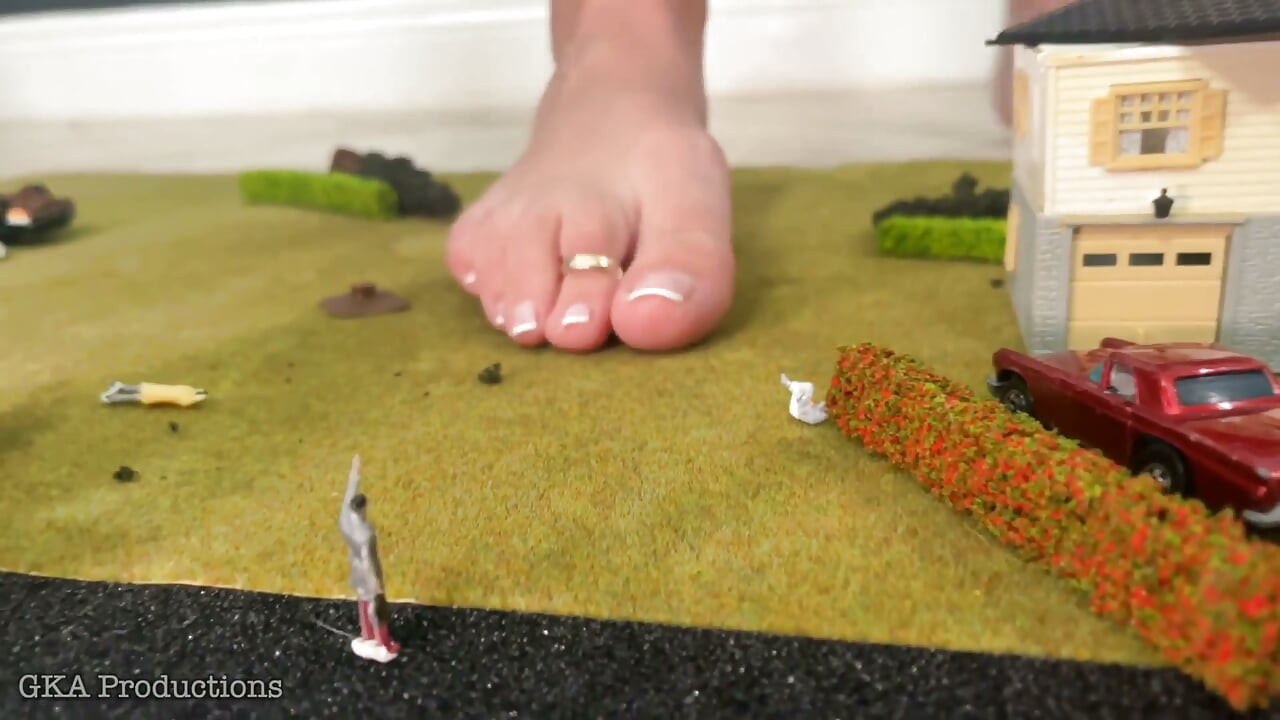 Giantess Step-mom Discovers Tiny Party - Nikki Brooks Crush & Dom POV