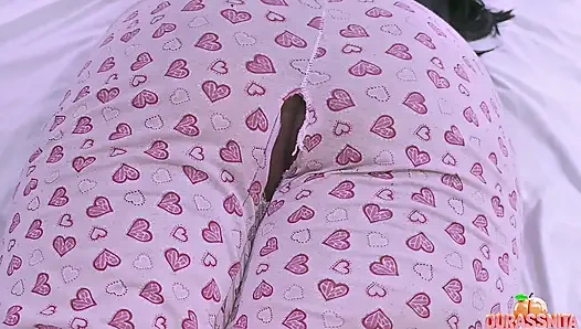 У меня не было другого сводного брата в пижаме Почему ты проникновениеешь в меня? Не заходи внутрь!