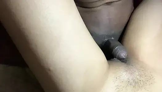 Hintli çiftin hızlı samimi anları - gerçek his (Hintçe ses )