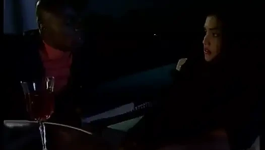 Mutant yarakla iç çamaşırlı şehvetli gözleri bağlı piliç sonra sikiliyor