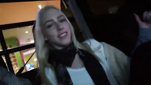 Ein Tag Im Leben Einer Blonden Schwanzschlampe