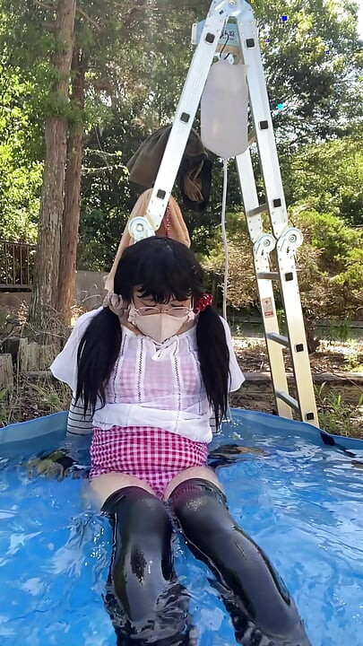 No298 Pool Play