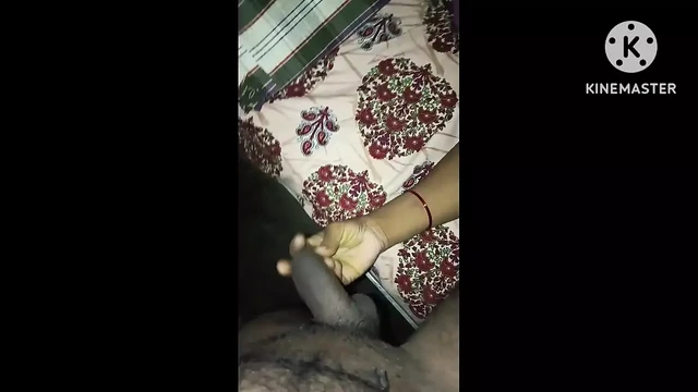 Hot 🔥 aunty bowlojab doing infarcnently