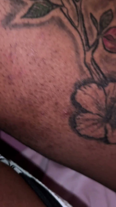 Üvey oğul üvey annesini ve üvey kız kardeşini kıçlarından sikiyor Str8rich büyük siyah sik anal | Klip 2