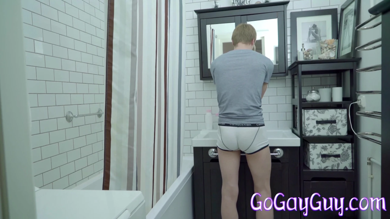 Kirill gay duşta solo