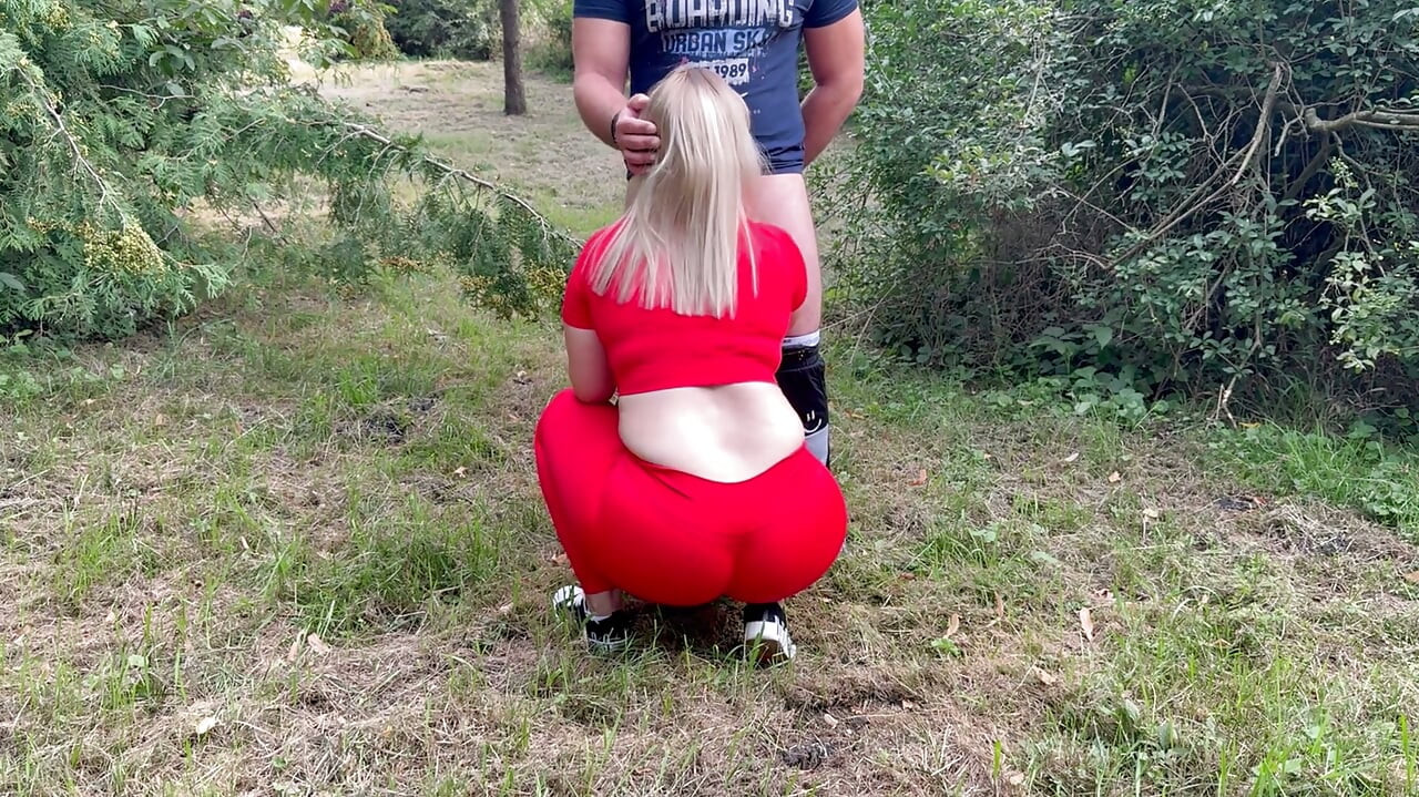 Eu chupei e gozei na boca da minha esposa amiga na floresta