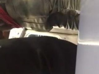 Šukání ve vlaku