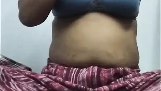 Heute will Bhabhi viel sex haben, kommentiere