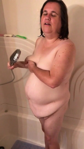 Stunning moment from "Naomi takes a shower"