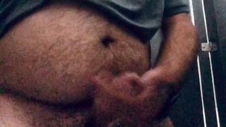 Soț Hornball- o altă masturbare la baie publică cu spermă