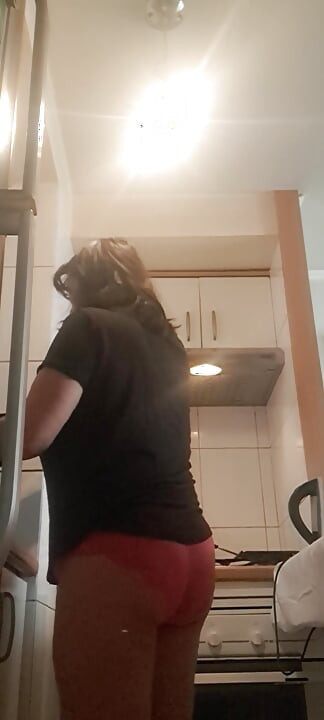 MILF, Cleaning the Kitchen