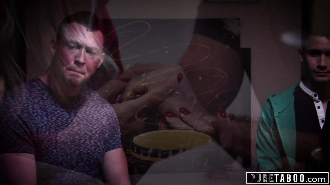 純粋なタブー、セクシートランスガールが悲しみの男をやる