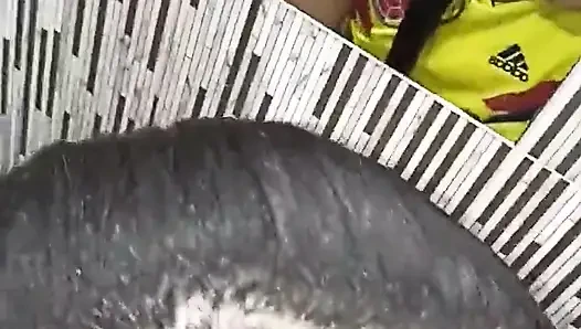 18-летняя брюнетка с большими отвисшими сиськами из Нью-Йорка, Соединенные Штаты, трахает большой хуй ее сводного брата, часть 6