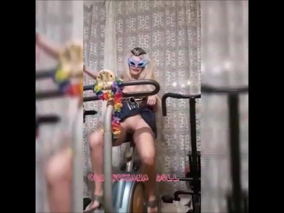 The sexy fitness treiner