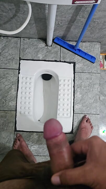 Pișare, masaj, frecare și futai cu robinet
