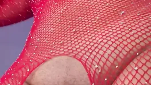 Kamu mau mainin memekku nggak?