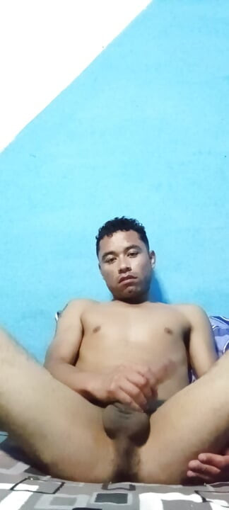 MASTURBATING gay