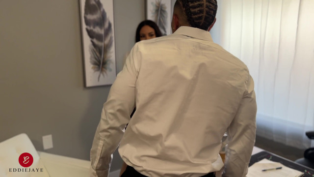 An Office Fuck with Luna Star