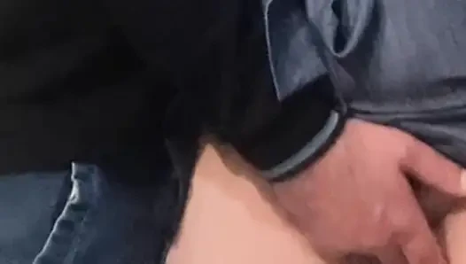 WOW!!! Yabancının parmakları kıllı amcıkla oynuyor