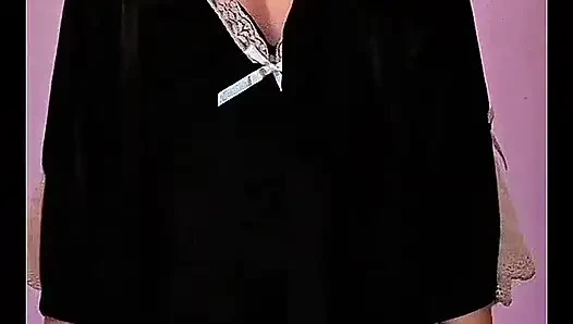 Masum ve dindar üvey kız kardeşime ilk kez seks yapmayı öğretiyorum