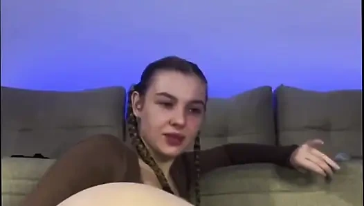 Büyük dildo ile ilk kez anal sikiş