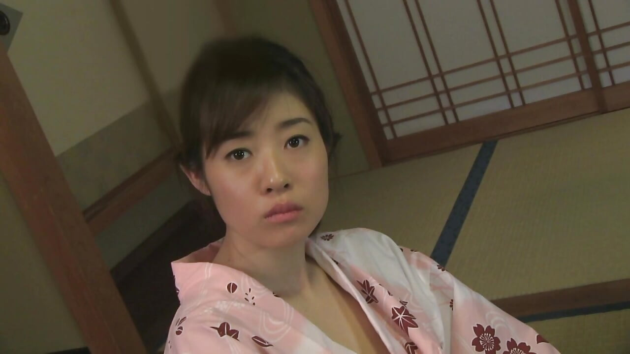 A175B09 A handsome pickup artist came to seduce me passionately! A 25-year-old fair-skinned, busty wife who came on a trip with her husband!