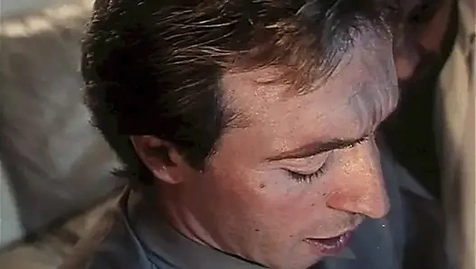 Cicciolina Bir Parti Düzenlediğinde Orgi Garantilidir