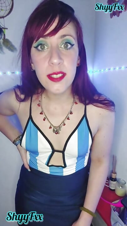 Shyyfxx - tu jefe argentina celebra la contratación de pollas cortas humillando a la dominatrix