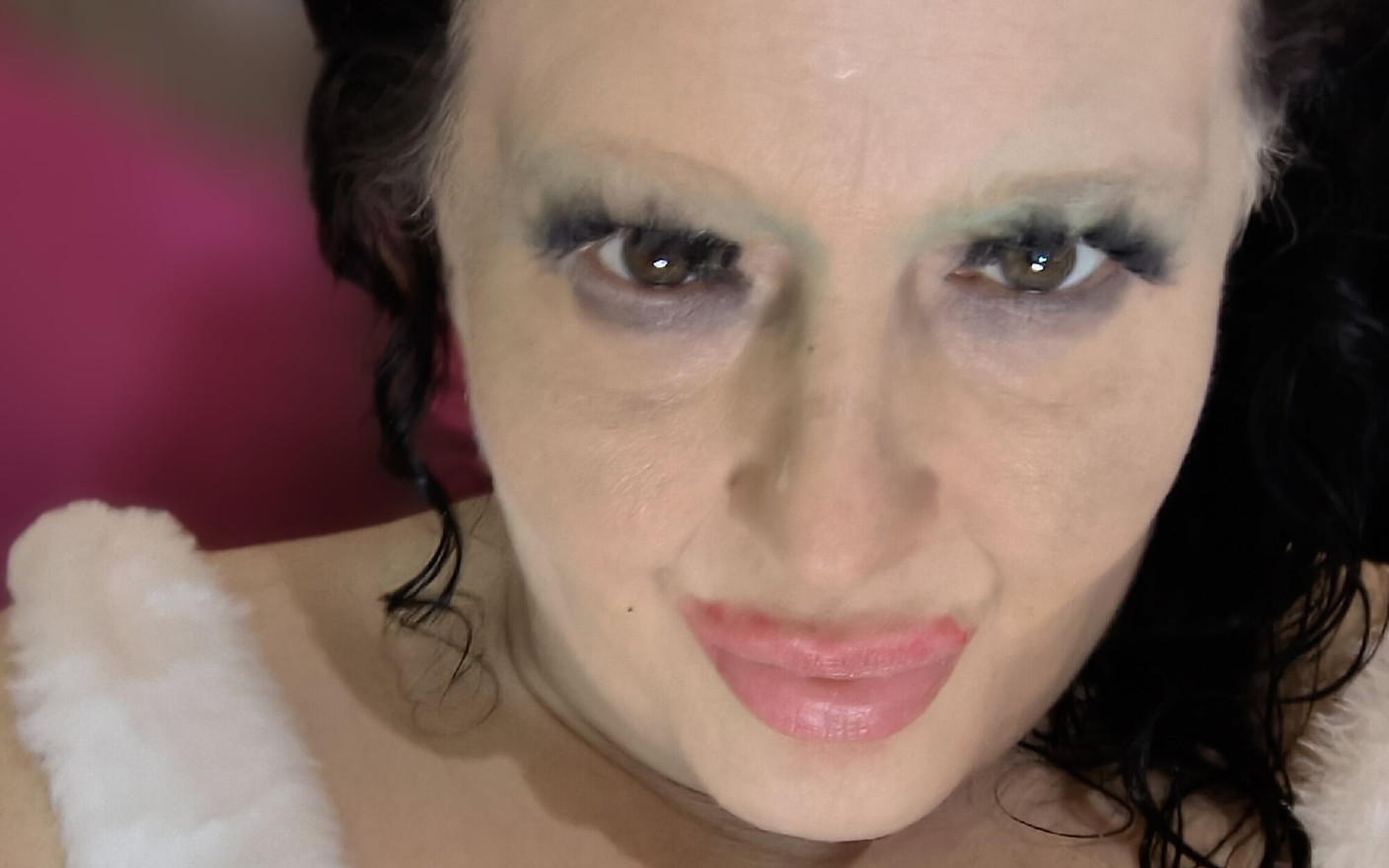 Wendy ahmii Peters Peterin märässä pillussaan n ruiskuttaa helinää
