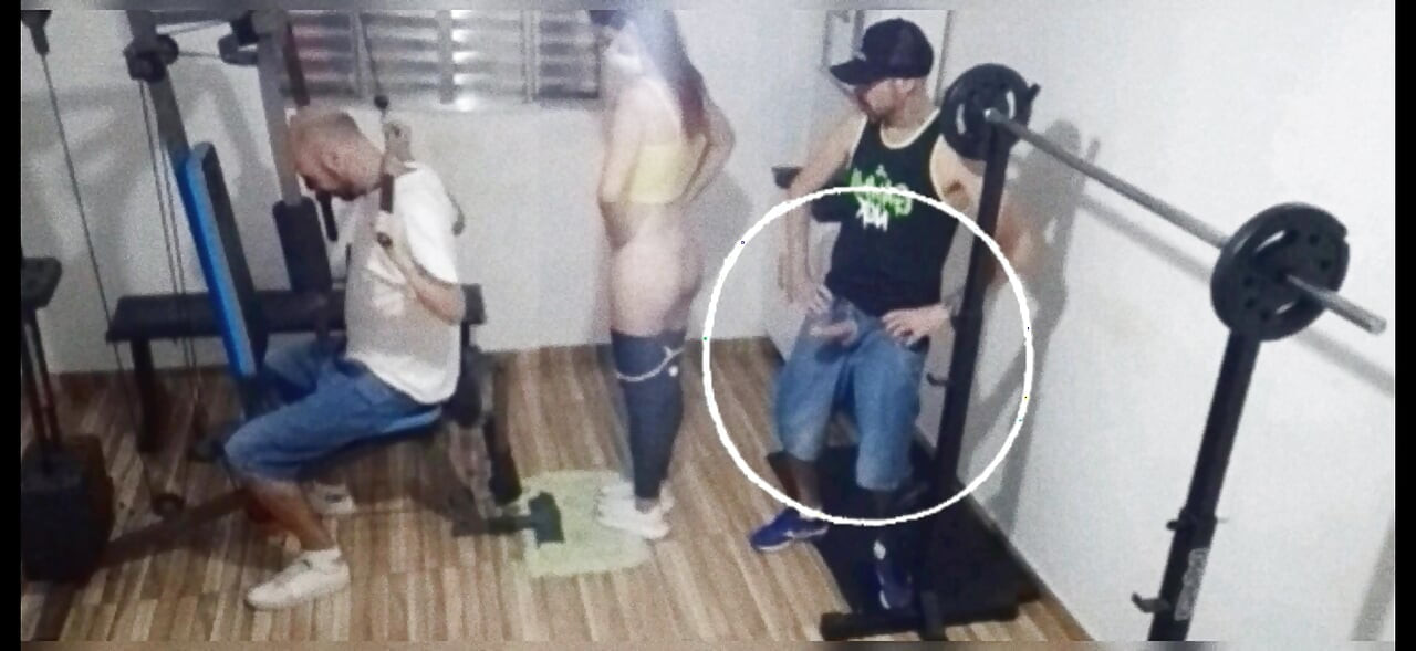 Esposa Traindo O Marido Na Academia Pelas Costas Dele!