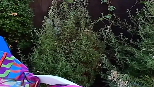 Gadis hot rambut pirang 20 tahun dientot habis-habisan di kolam renang sampai mulutnya dicrot sperma hangat