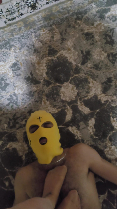 Majikan footjob menyiksa budak seksnya di rumah | Klip 1