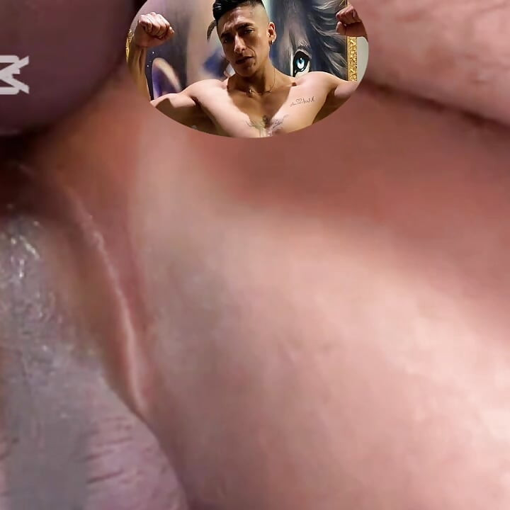 Anal udvidet af en smuk latino's enorme pik!